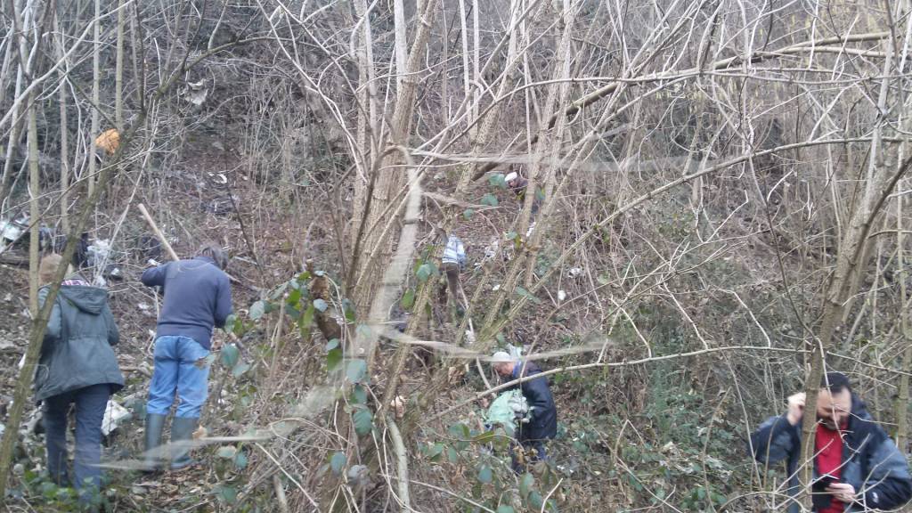 Pulizia acrobatica, in arrampicata, ai Mulini di Gurone