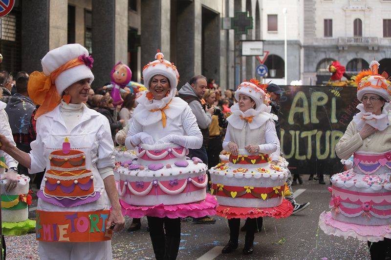 Varese in maschera/2