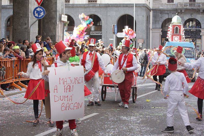 Varese in maschera/2