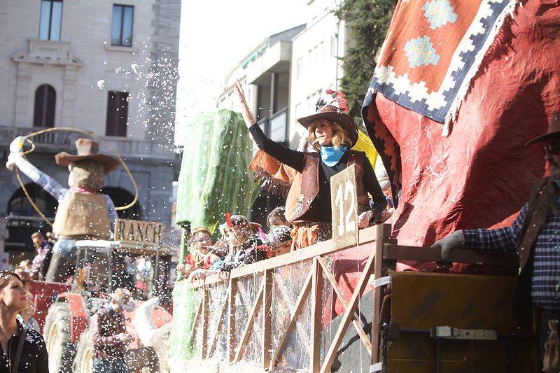 Varese in maschera/2