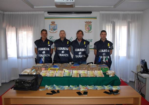 cocaina soldi guardia di finanza