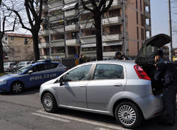 controllo perquisizione posto di blocco polizia busto arsizio