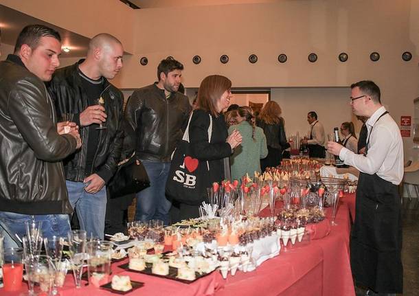 Ex-detenuti dietro il bancone del Bistrot del Teatro