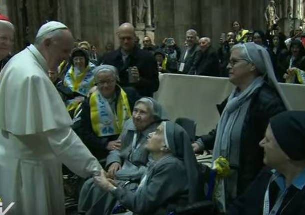 papa francesco duomo milano