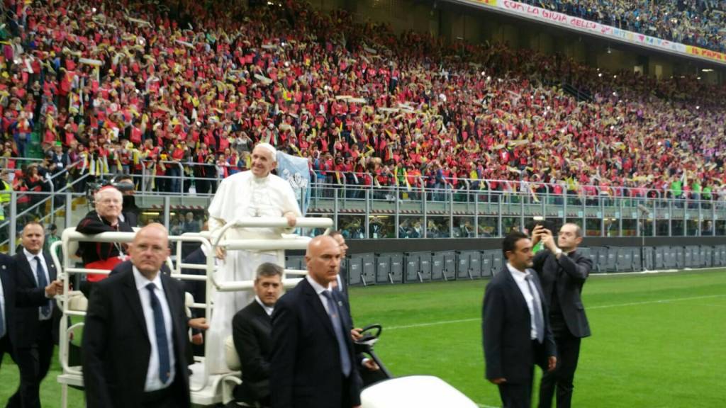 San Siro, il Papa incontra i ragazzi