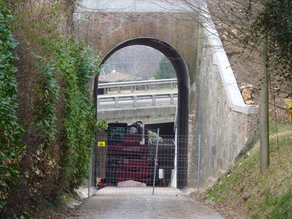 Via Vigano chiusa da 5 mesi