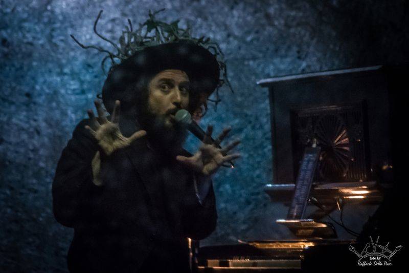 Vinicio Capossela in concerto al Teatro Apollonio 