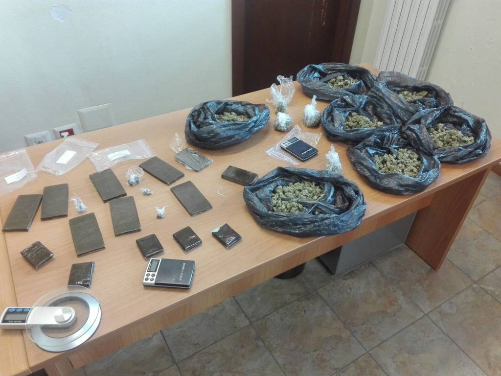 carabinieri legnano droga marijuana hashish