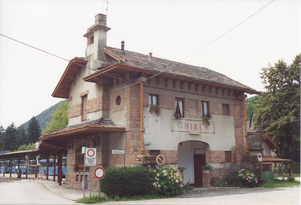 La stazione di Ghirla