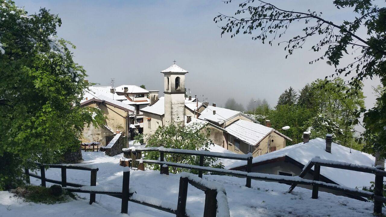 Boarezzo e la Valganna sotto la neve di aprile