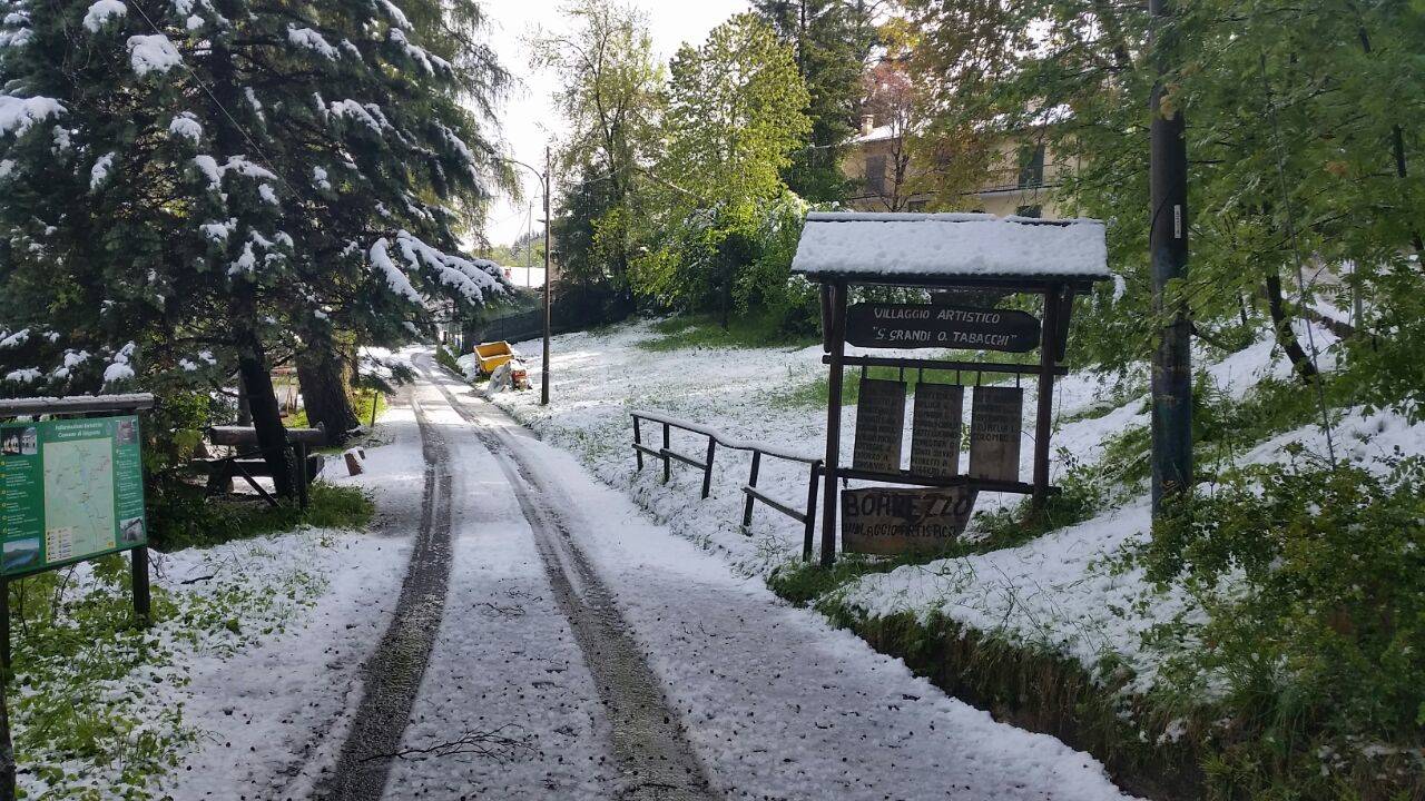 Boarezzo e la Valganna sotto la neve di aprile