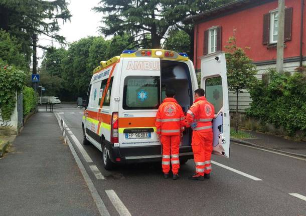 Accende braciere con le finestre chiuso: 34enne intossicato dal monossido