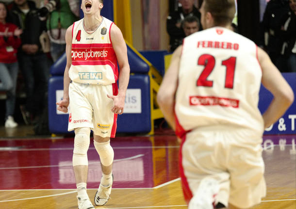Openjobmetis Varese - Vanoli Cremona 78-75