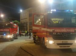 Incendio all\'oratorio: il fiamme il palco dell\'ex cinema