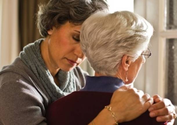 L’ANZIANO IN FAMIGLIA | Lo stress del caregiver: corpo e mente al centro della relazione di cura