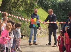 Sindaco e vice coi bimbi rispettosi della natura