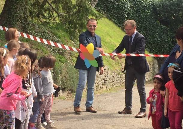 Sindaco e vice coi bimbi rispettosi della natura