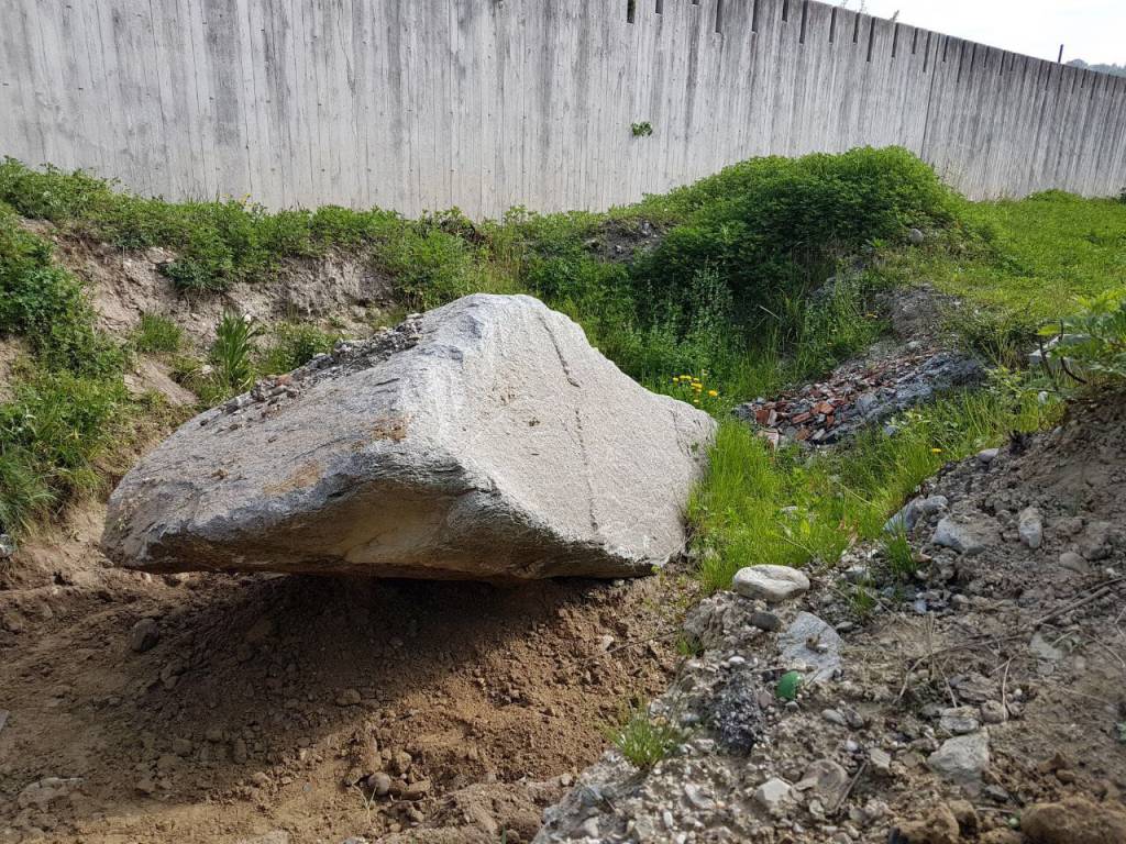 Il masso diventa monumento