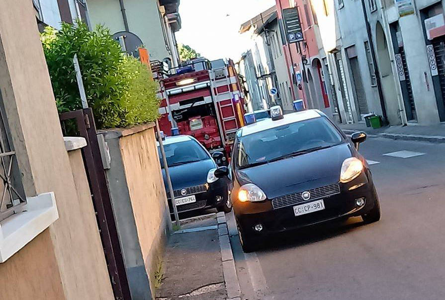 incendio auto venegono inferiore