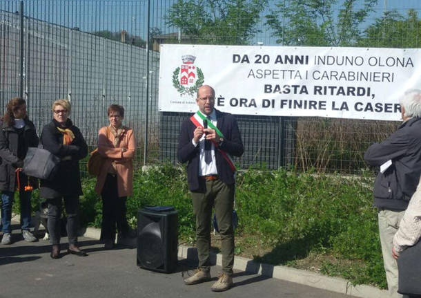 Induno Olona - Protesta per la Caserma dei Carabinieri