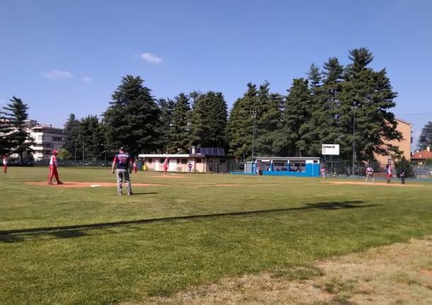 Baseball: inizio con il botto