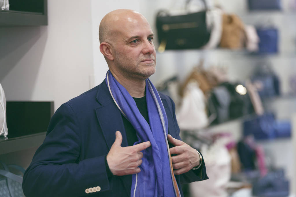 Un foulard "Lumen" per i Frattini