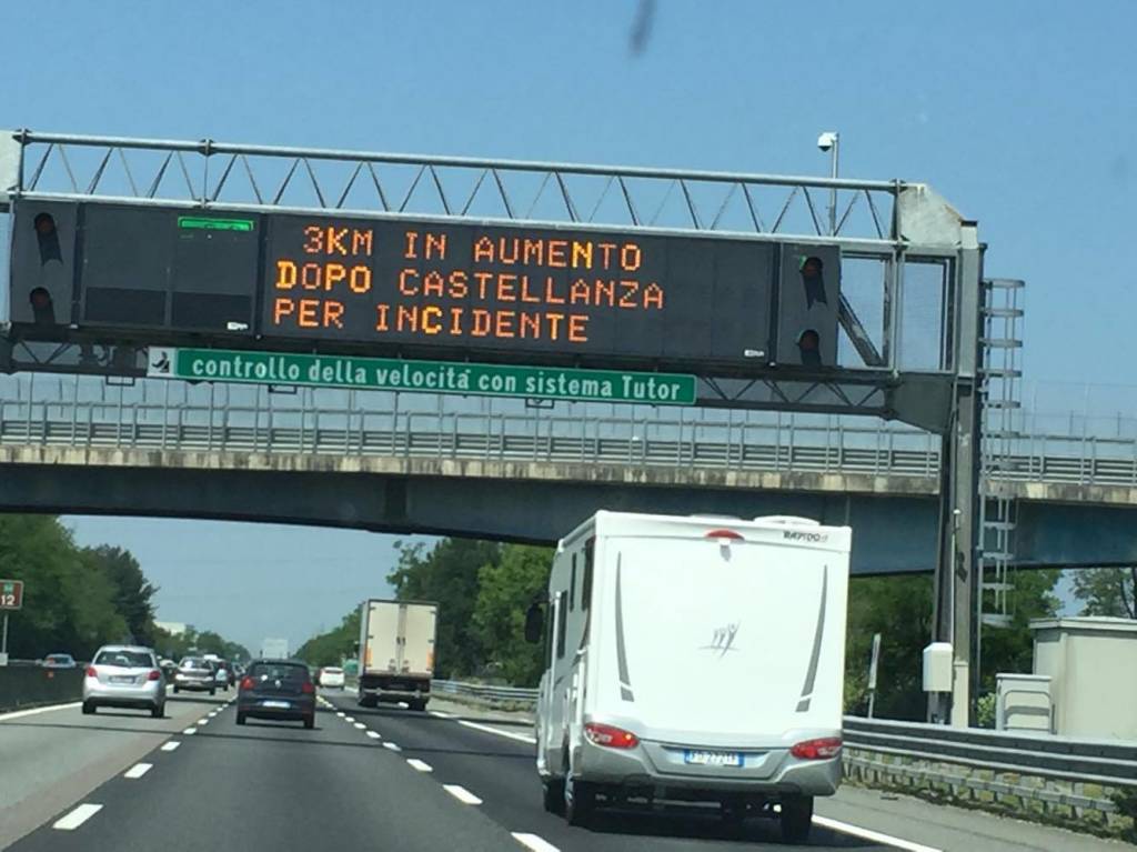 Autoarticolata fuoristrada, A8 bloccata