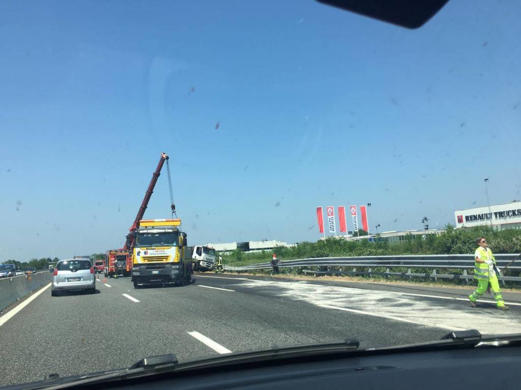 Autoarticolata fuoristrada, A8 bloccata