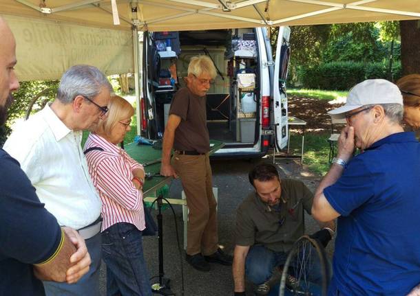 Duecento scambi alla festa del Baratto dove spopola il compost faidate