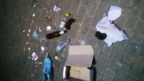 Sporcaccioni notturni in stazione