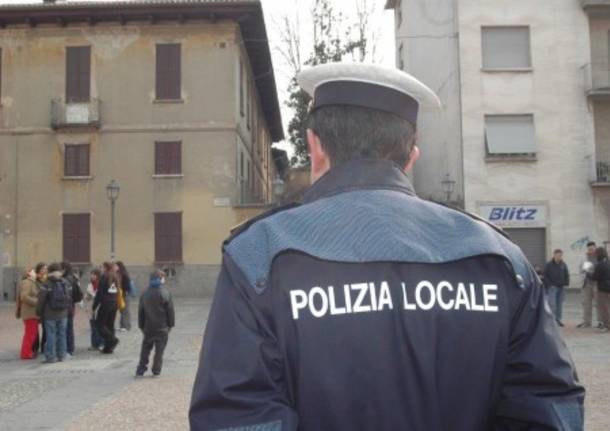 Cade in casa... sul proprio cane