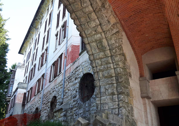 Dentro il Grand Hotel Campo dei Fiori