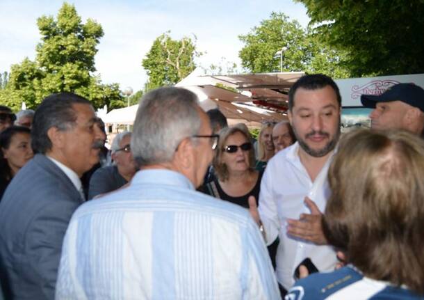 Matteo Salvini al mercato di Legnano