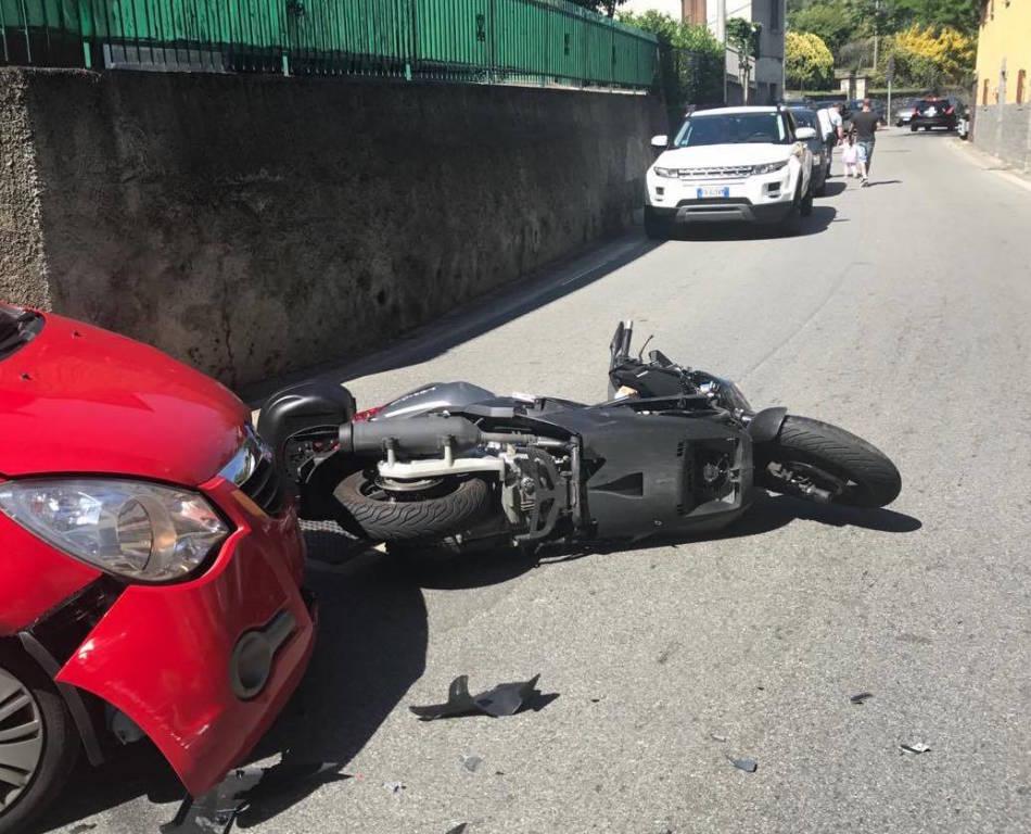 Incidente auto/moto a Caravate