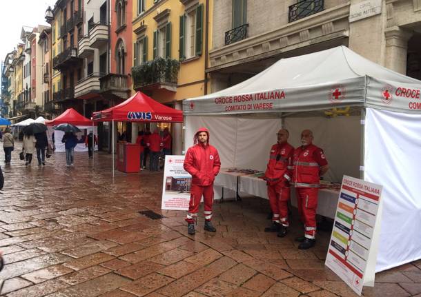 VareseSolidale, le associazioni “sfilano” in corso