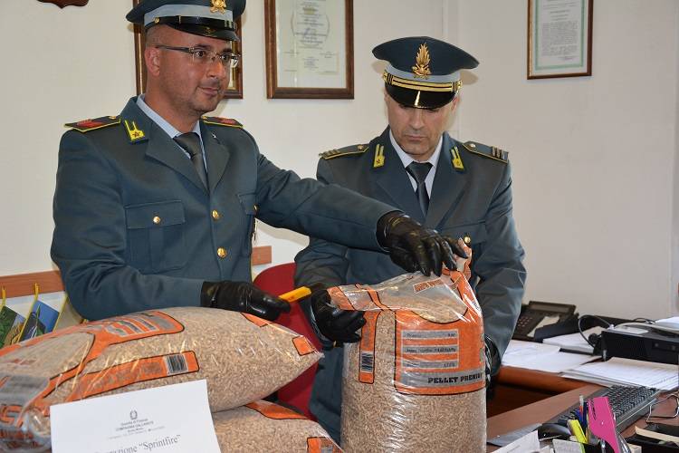 Maxi truffa, tonnellate di pellet sequestrate