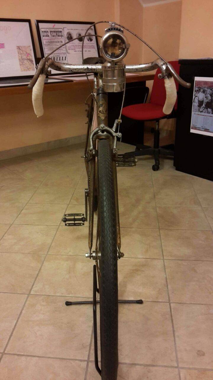 Parte il Giro, e il Comune si veste di rosa