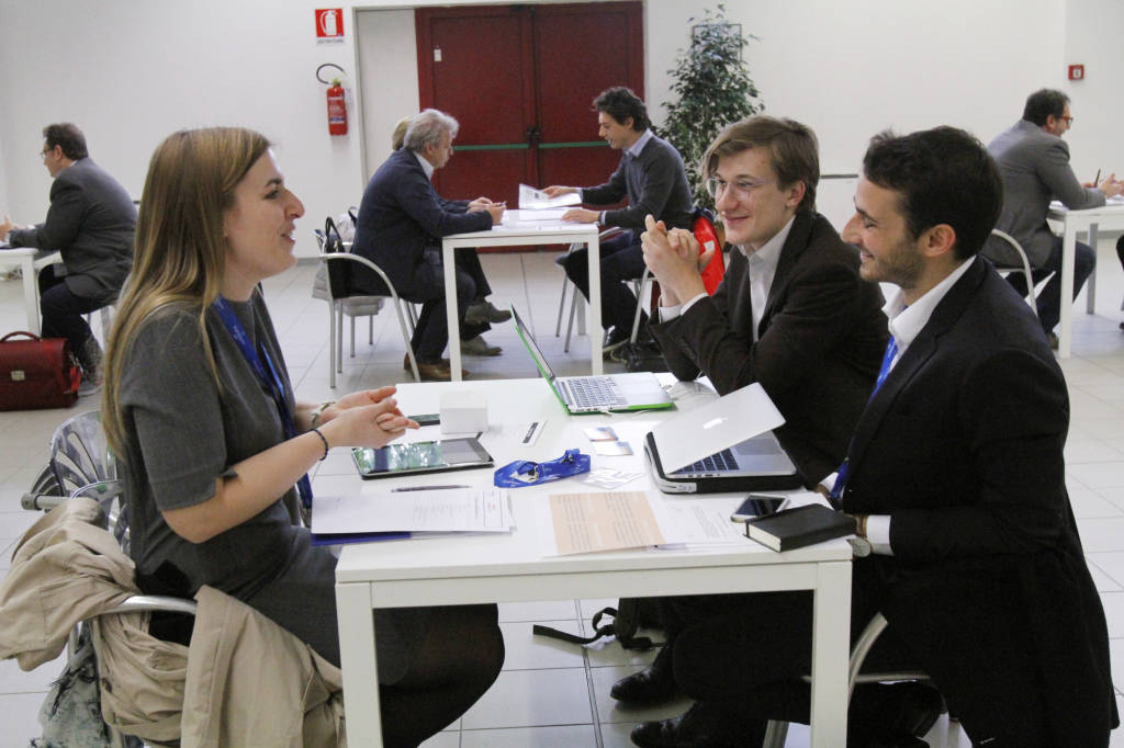 Quindici minuti che valgono mesi: il matching Varese va più veloce dei social