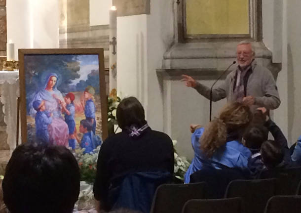 Un rosario in piazza per gli scout