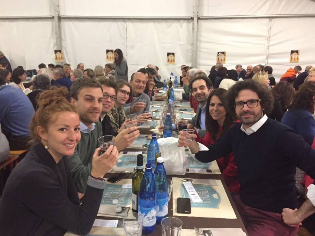 VareseSolidale, la cena in Piazza San Vittore