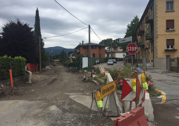 Via Luino, continuano i lavori