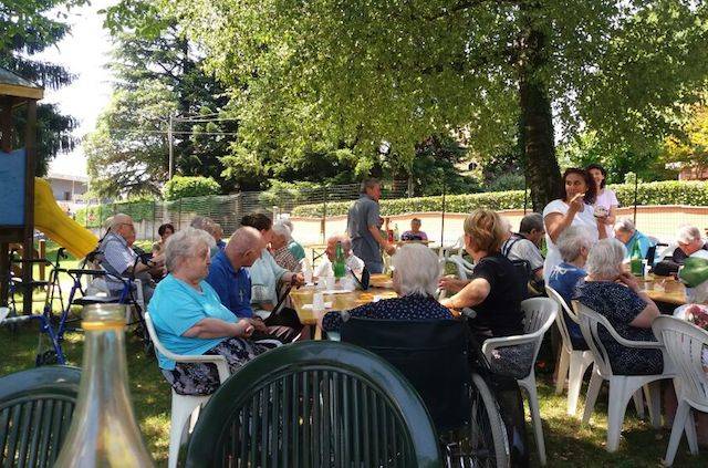 Il grande pic-nic dei nonni