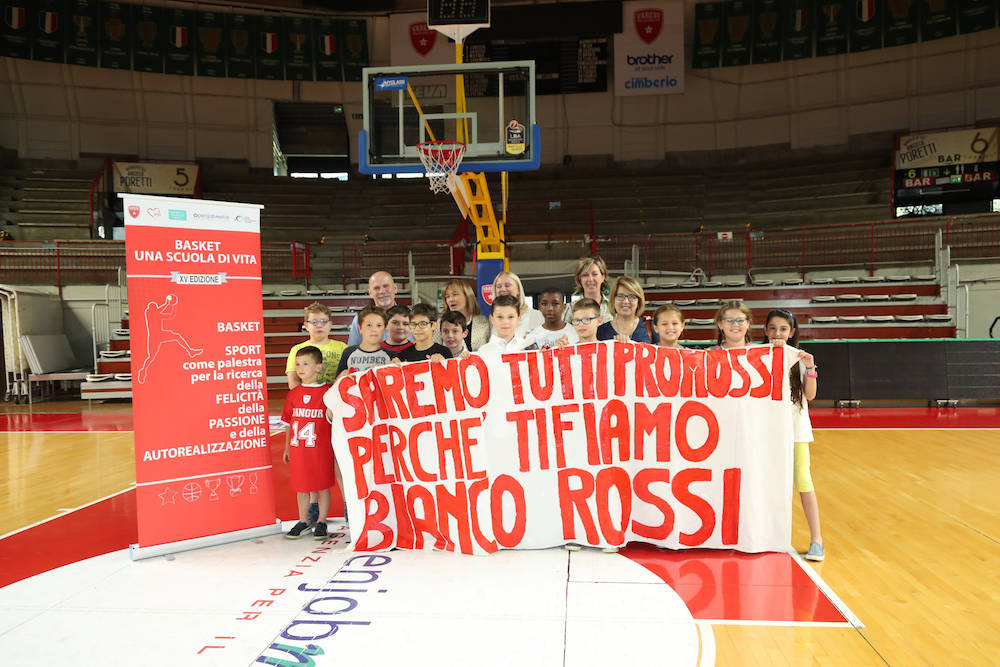 Le premiazioni di \"Basket: una scuola di vita\"