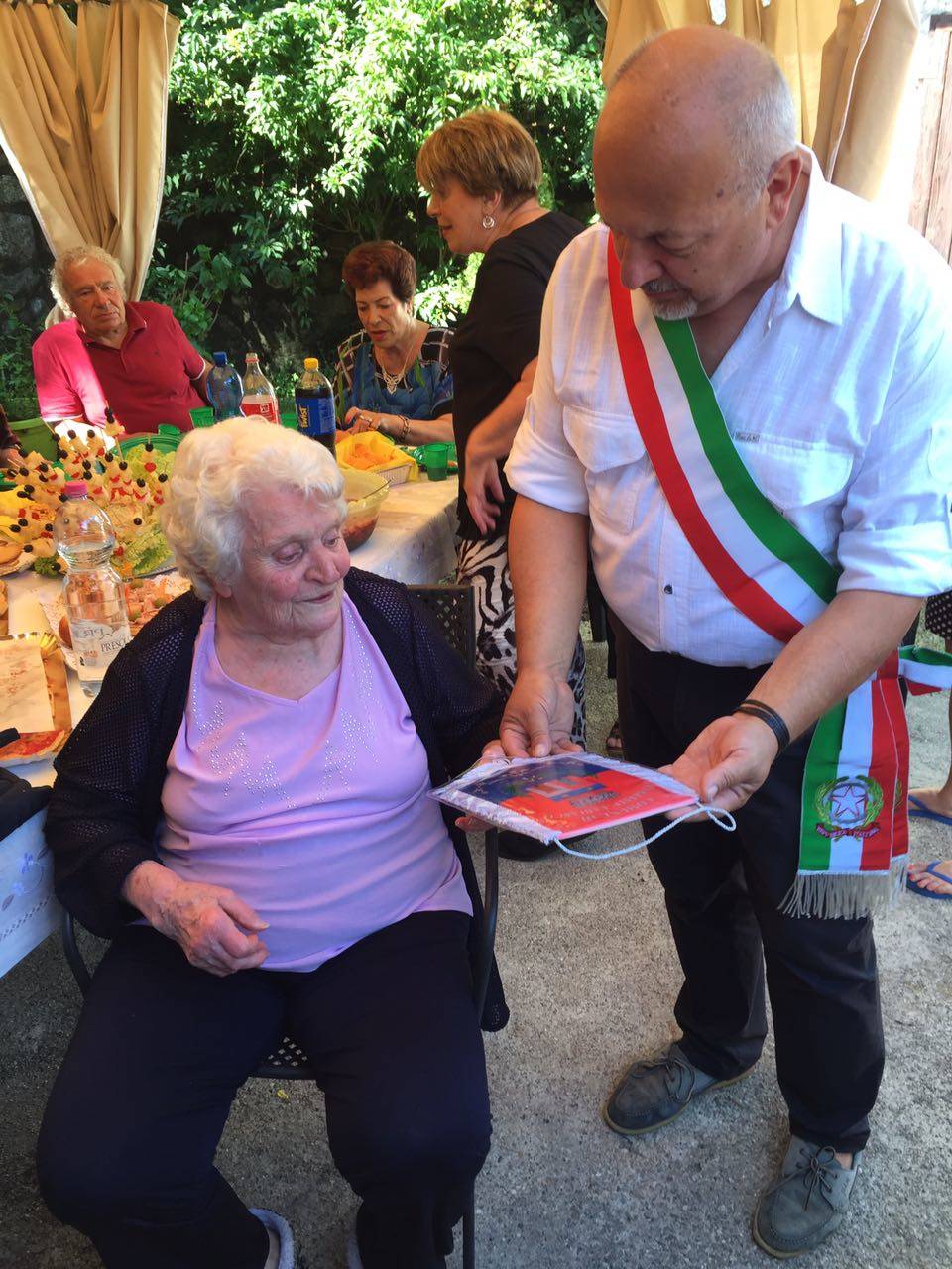 I 100 anni della signora Laura