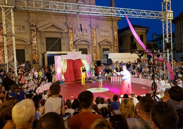 La notte bianca \"rinasce\" come festa d\'inizio estate... anche grazie al circo