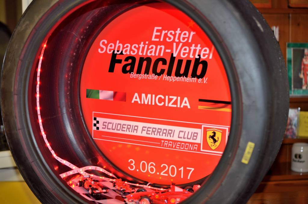 Il Fun Club di Vettel ospite del Club Scuderia Ferrari di Travedona