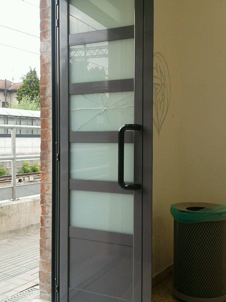 Devastata la stazione di Gazzada Schianno