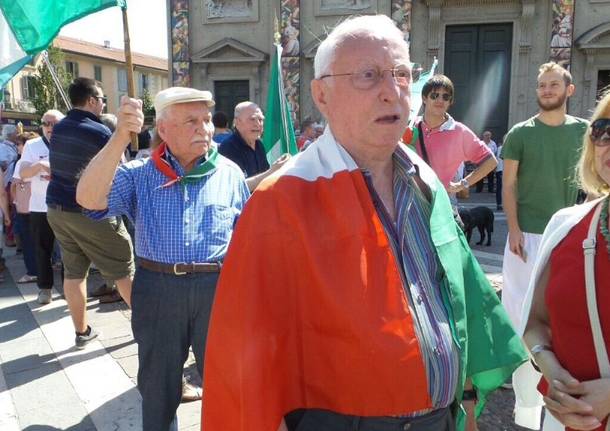 A Saronno il 2 giugno \"cancellato\" si celebra con un flashmob