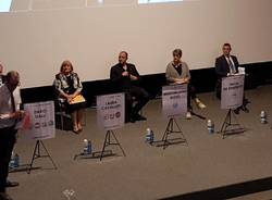 Cinema Grassi gremito per la sfida tra i candidati sindaco