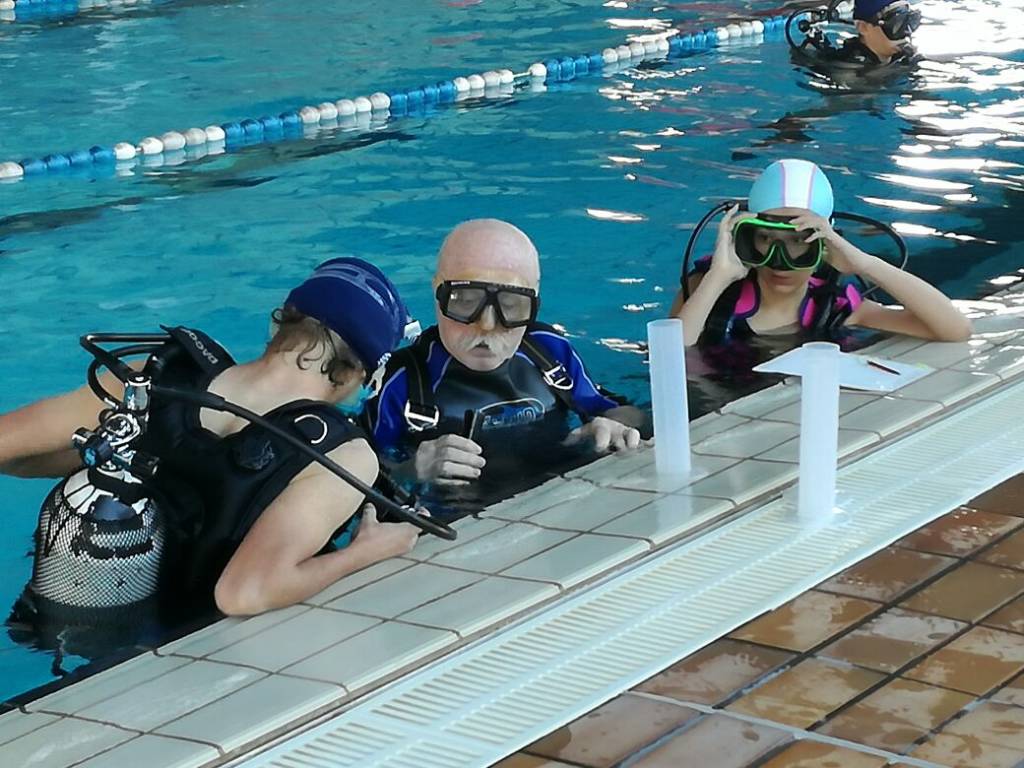 liceo ferraris esperimenti fisica piscina